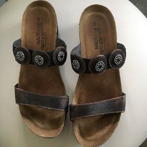 Naot bronze metallic sandals